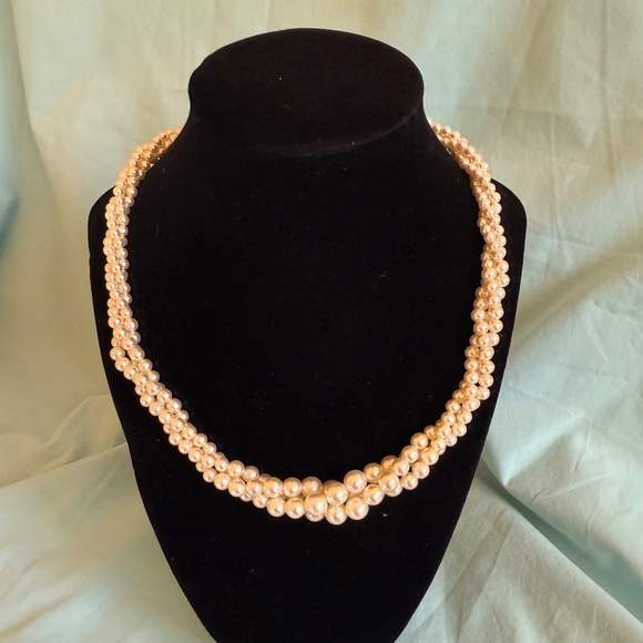 Vintage Napier faux ivory graduated pearl 3 strand twisted necklace 18" - Picture 2 of 8